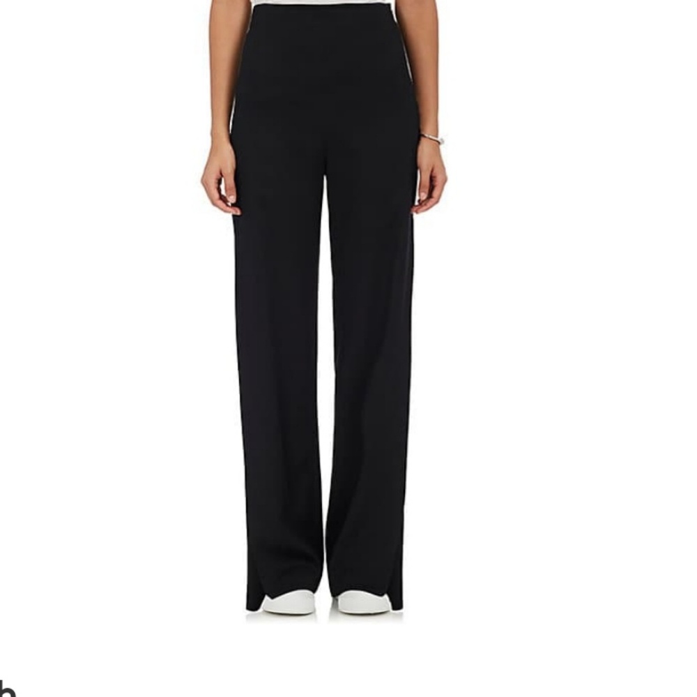 Ji Oh's high-waist pants